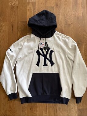 New Era White and Navy New York Yankees Pullover Hoodie